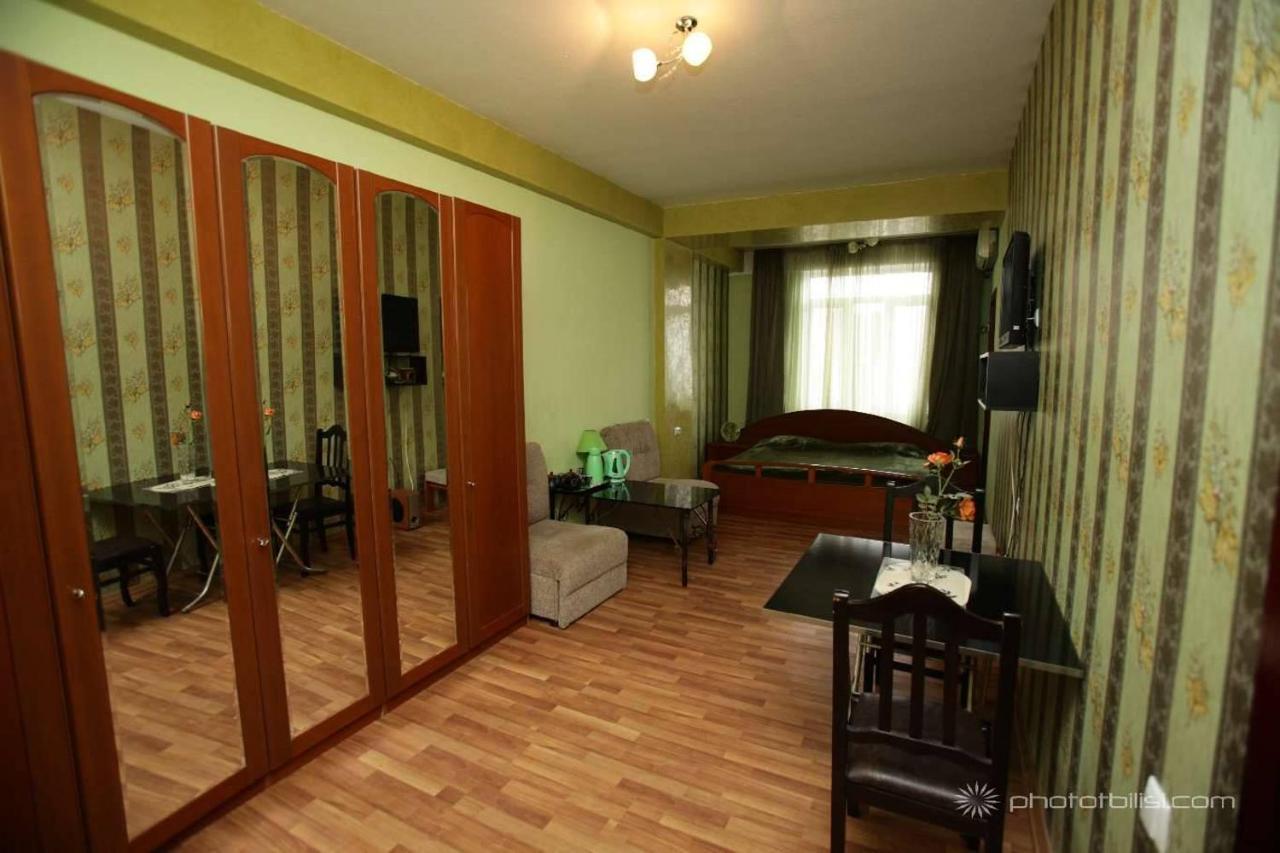 Niko'S Apartments On Shartava Street Tbilisi Exterior foto